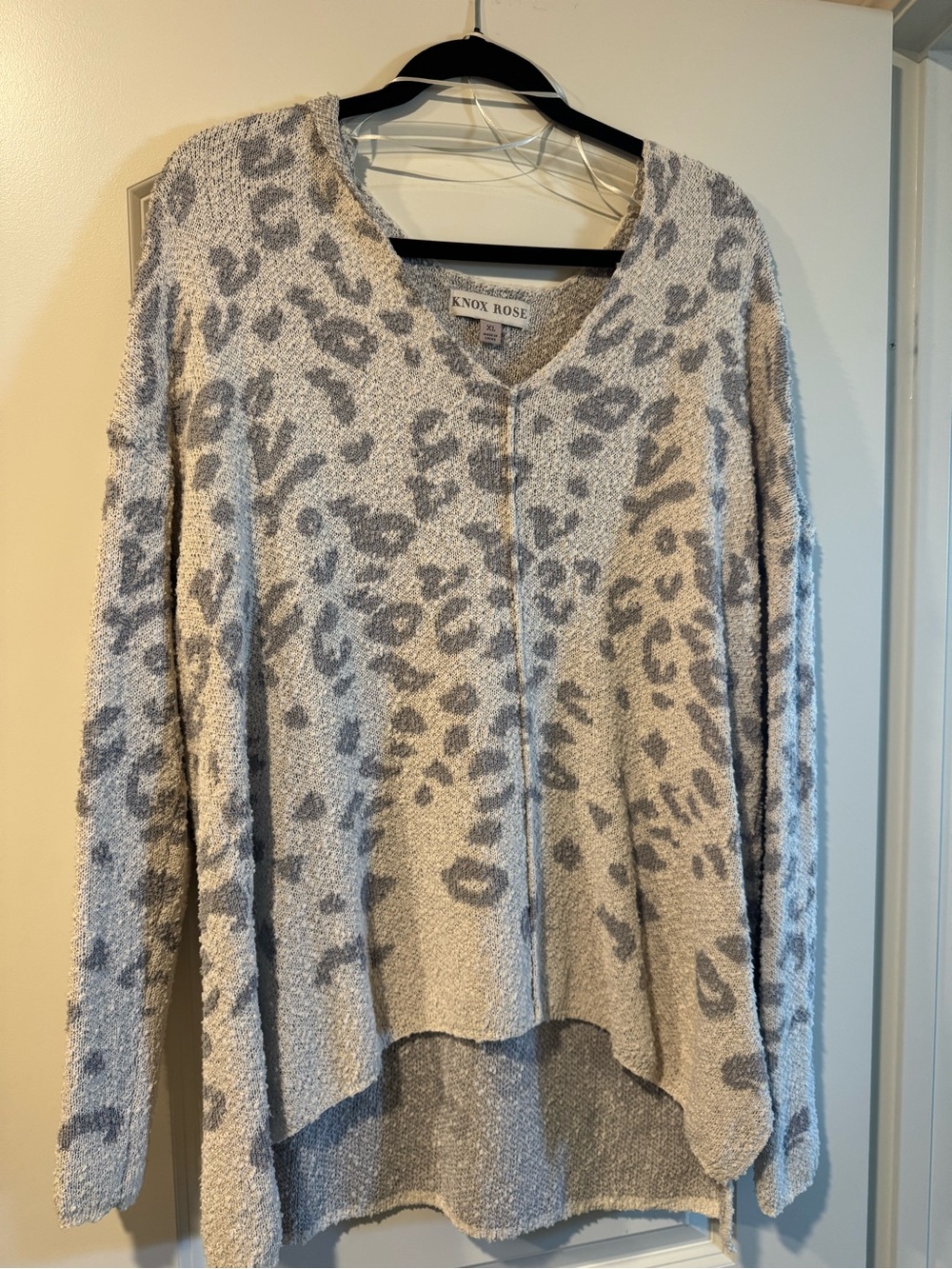 Knox Rose Gray & Cream Leopard V-Neck Sweater